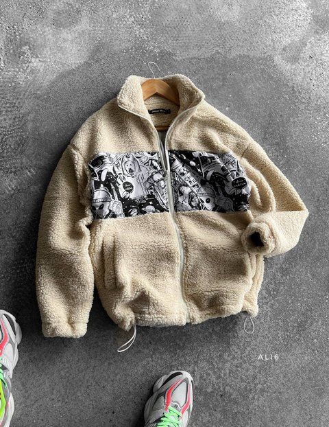 Чоловічий oversize бомбер у бежевому кольорі з принтом ali6 фото