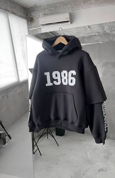 Чоловіче худі з принтом на флісі у графітовому кольорі pfic2 фото